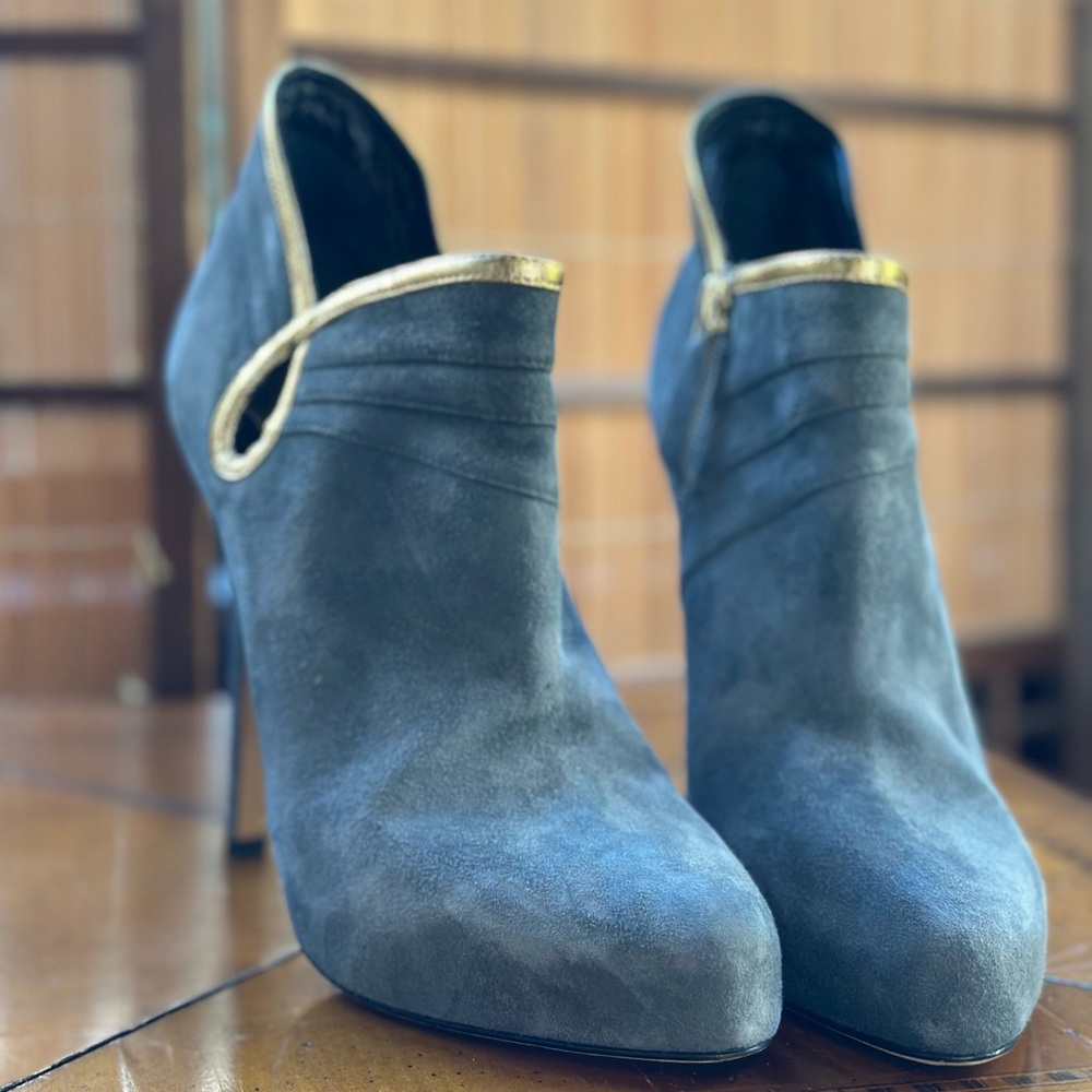 Chelsea Paris Gray and Gold Heeled Boots